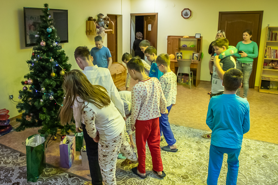 Дети Троицк храма.jpg